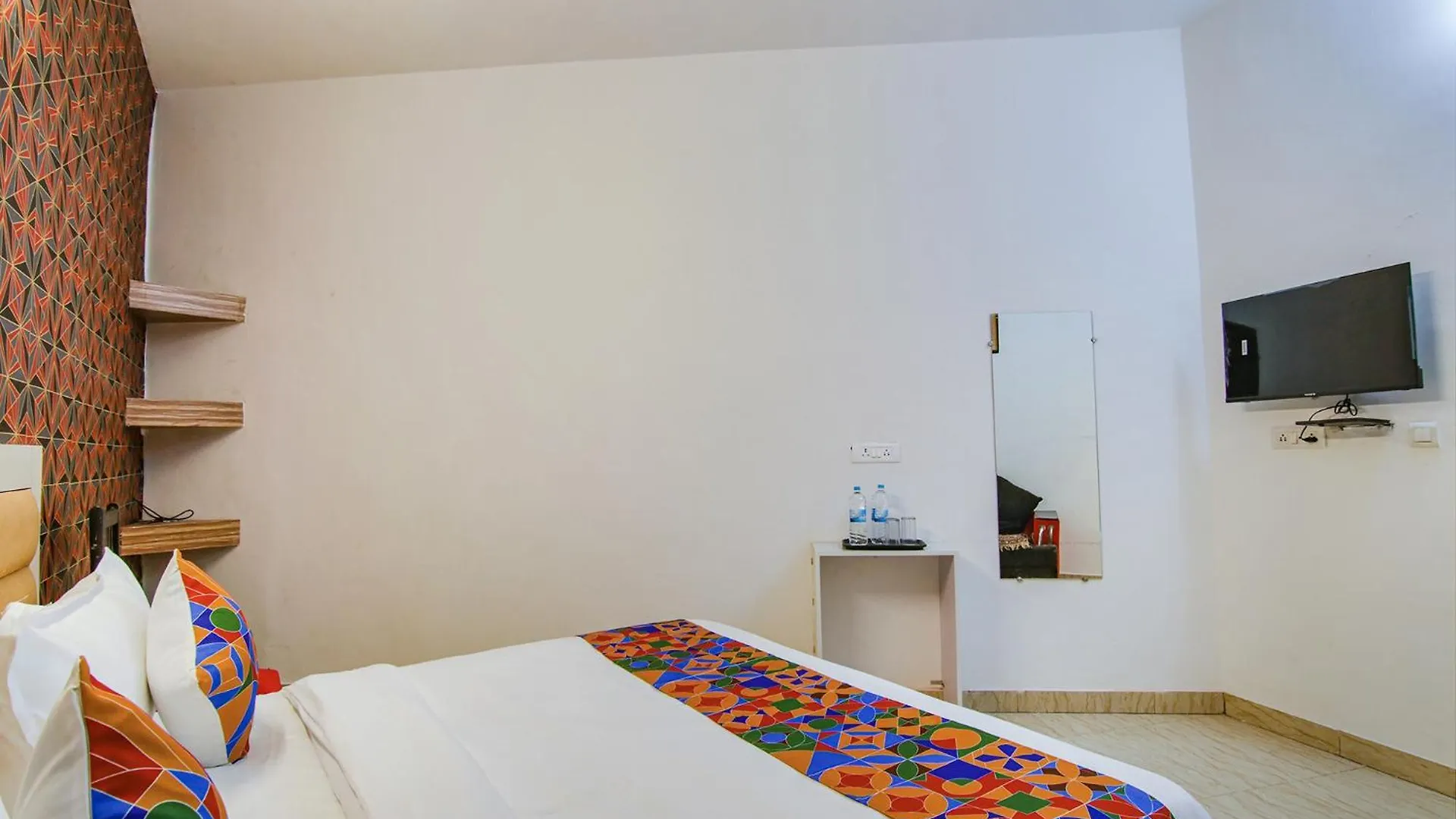 Fabexpress Gross Plaza Hotel New Delhi